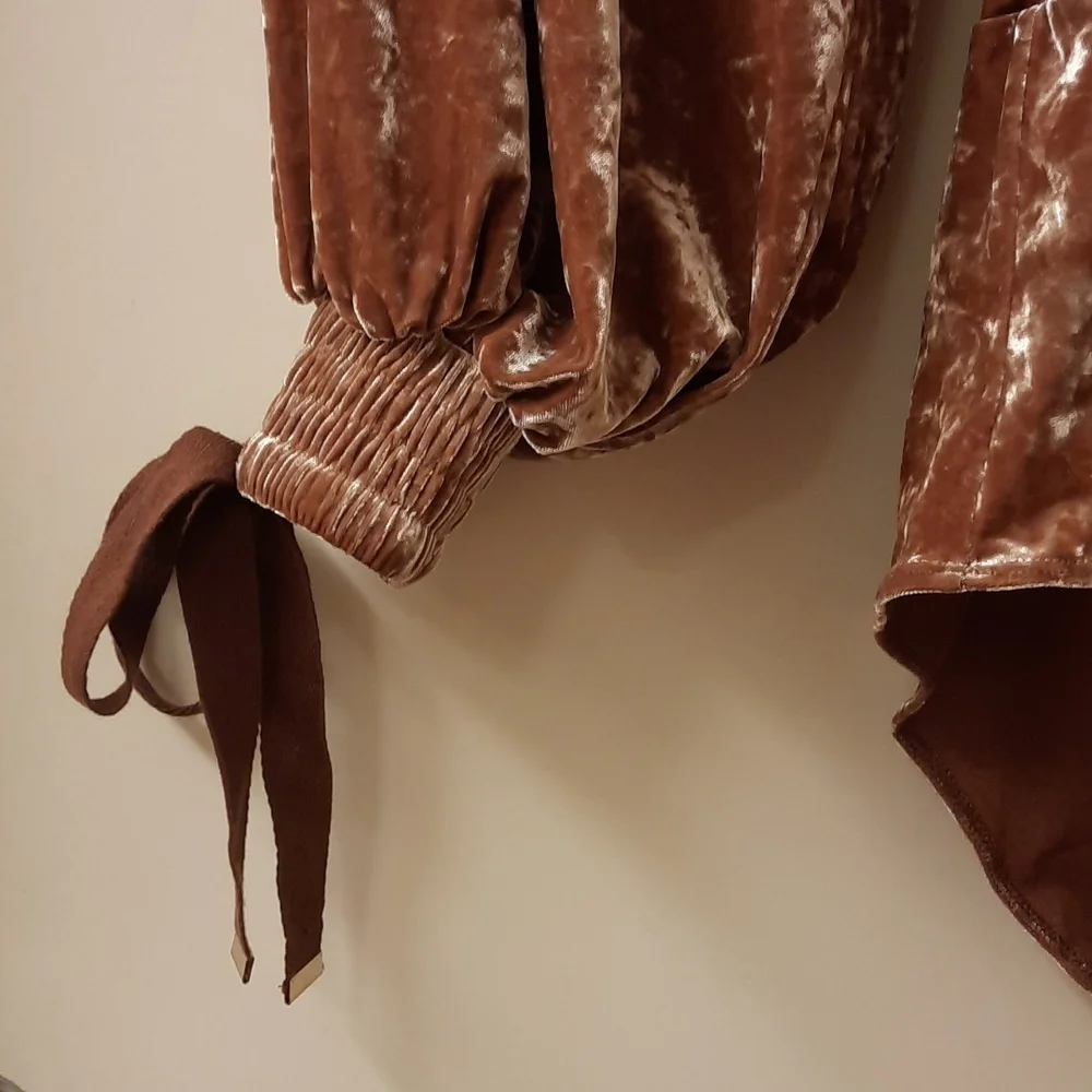 🥳HP🥳 NWT, HAH Hot as Hell Cafe Latte One Sleeve Velvet Bodysuit